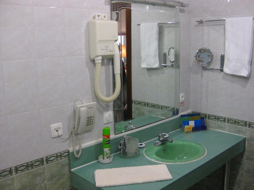 Rahat Hotel อัคเทา ภายนอก รูปภาพ